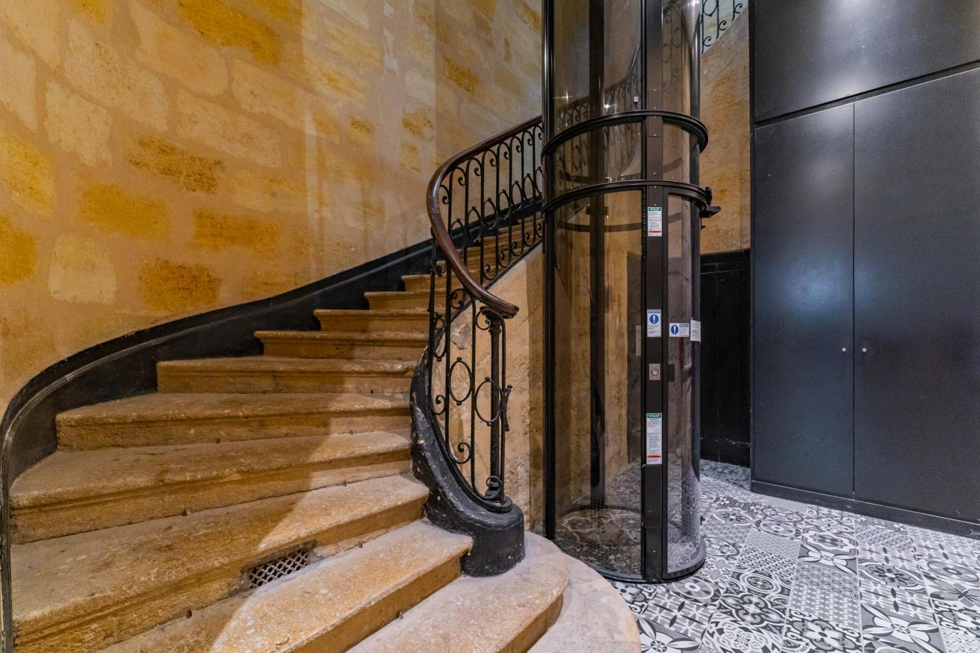Magnifique Appartement Avec Climatisation En Hyper Centre De Burdeos Exterior foto